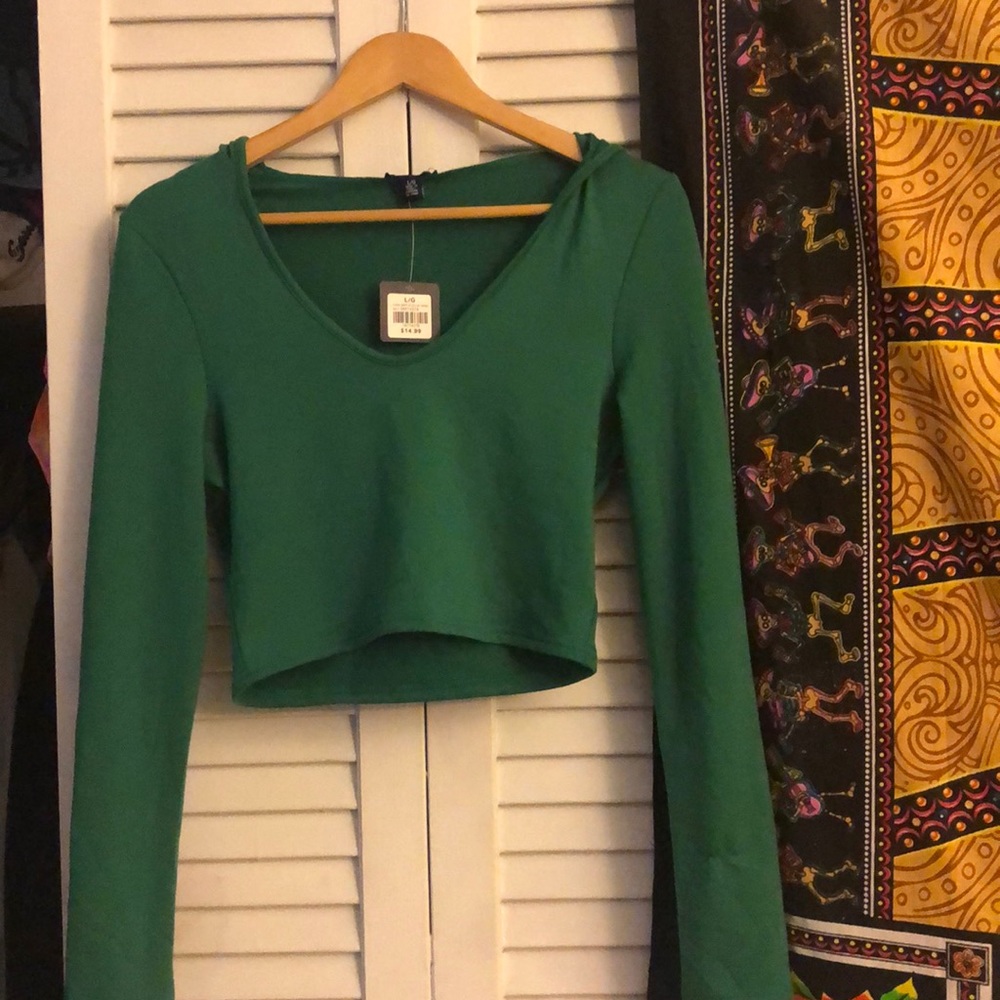 U neck long sleeve hooded crop top